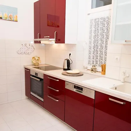 Xxl Apartment